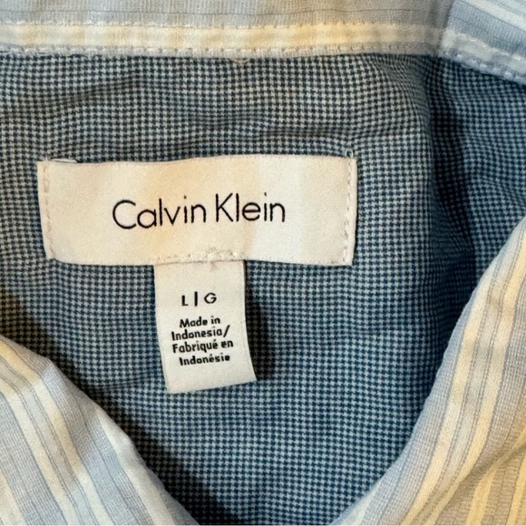 Calvin Klein Blue and White Casual Button Down Shirt
#1101 - Picture 5 of 6